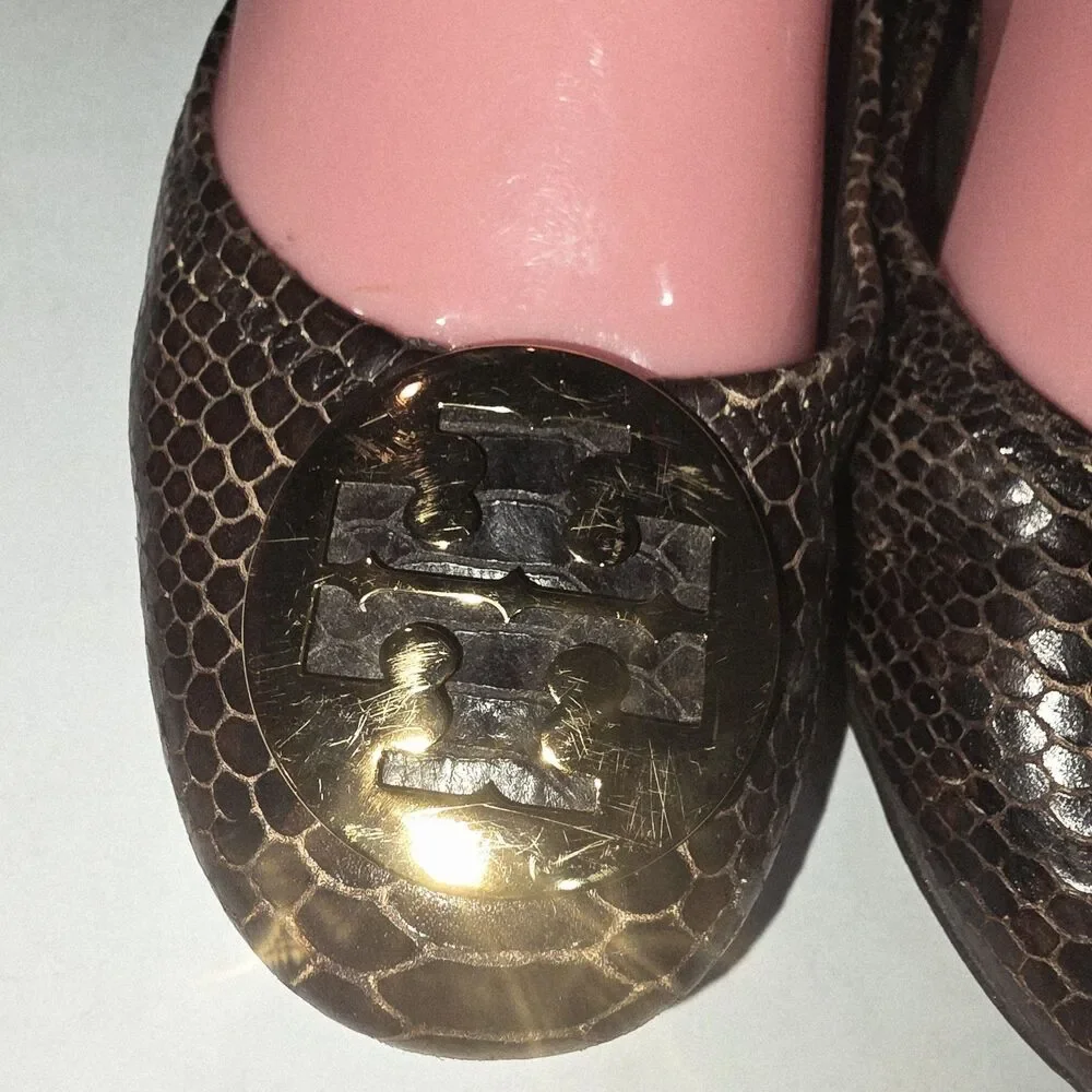 Tory Burch Sz 7.5 Reva Brown Faux Snake Gold Metal Logo Discs Boho Leather Flats